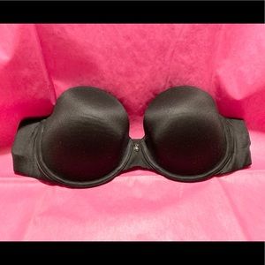 Black Victoria’s Secret strapless bra